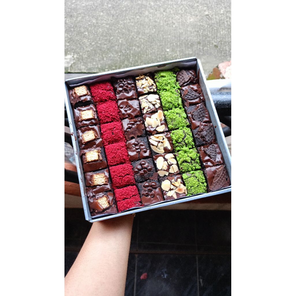 

fudgy brownies panggang mix topping