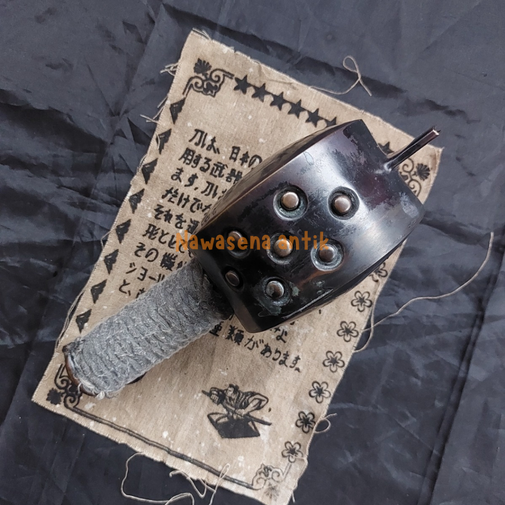 Koleksi Antikan Otentik Jepang Langka - Roll Tombol Tujuh Warna Hitam Larkumbang: Alat Pancing Untuk