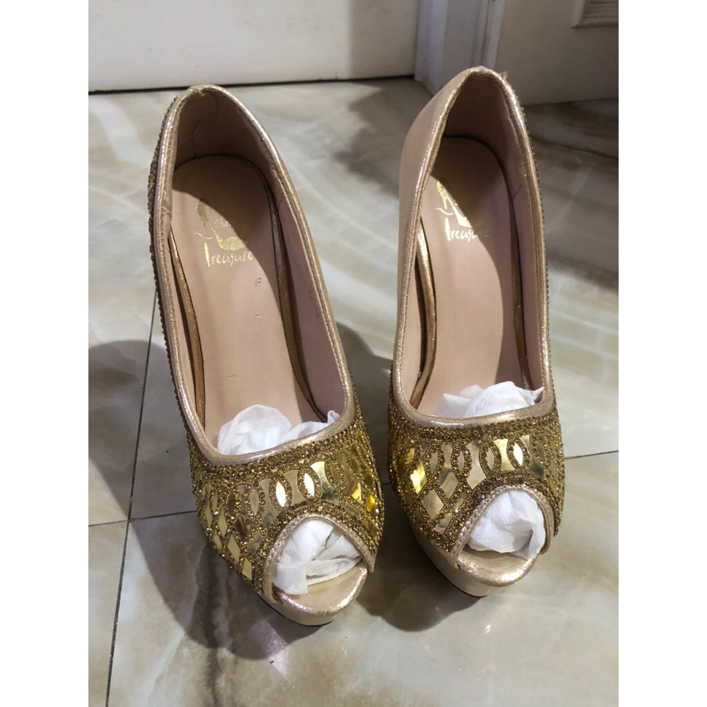 Preloved Heels Gold