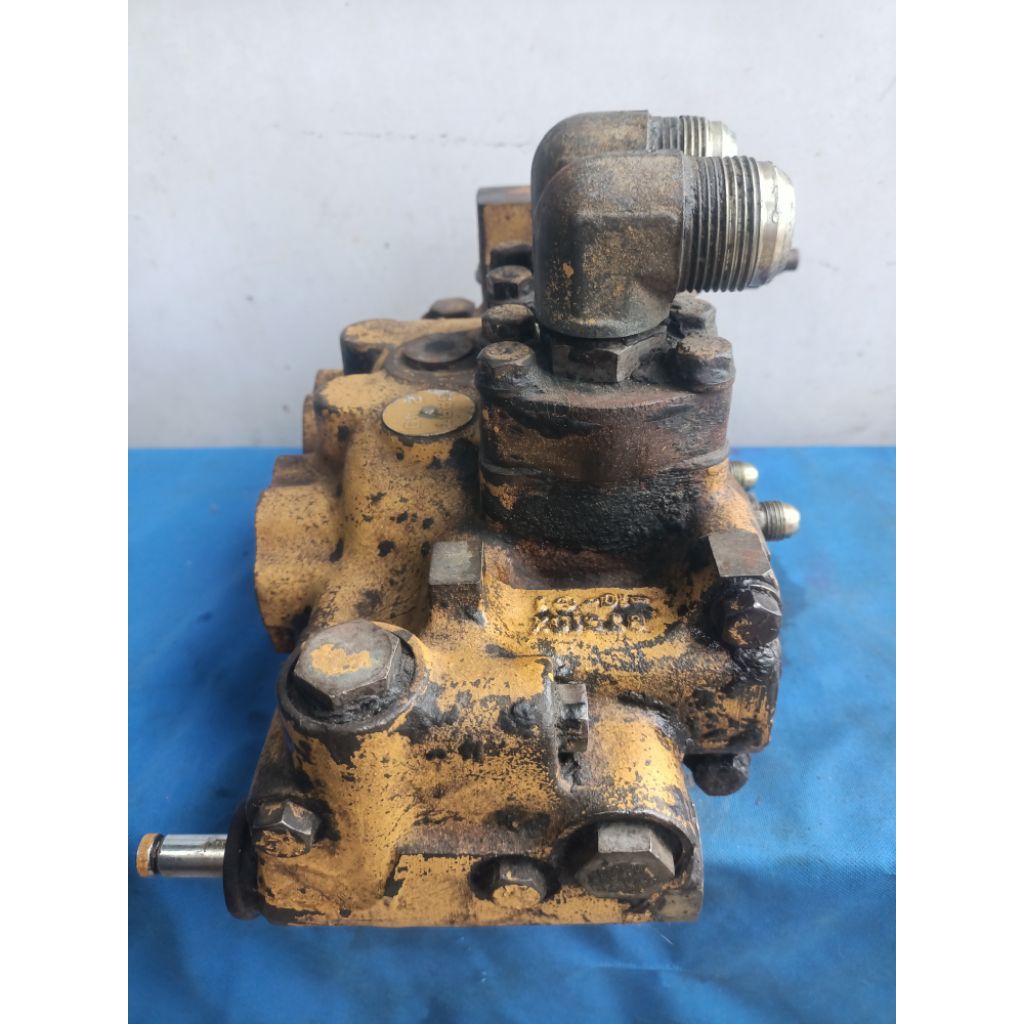 Extra VALVE loader Caterpillar 926E thn 2008