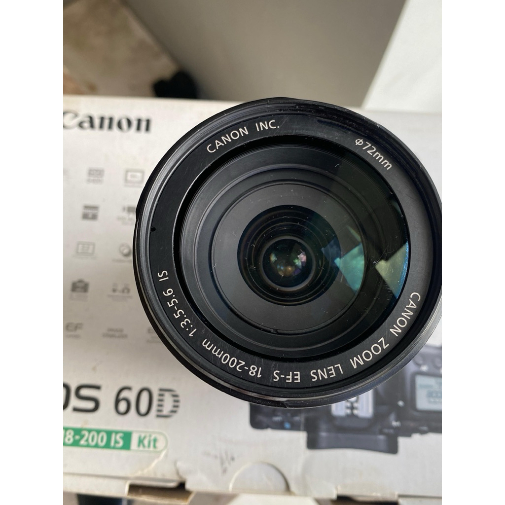 lensa canon ef s 18-200mm bekas