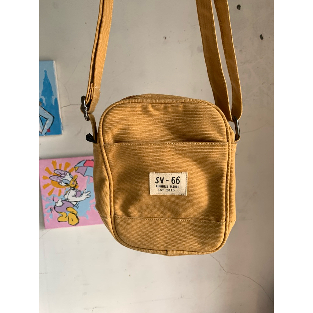 Preloved Svggest sling bag