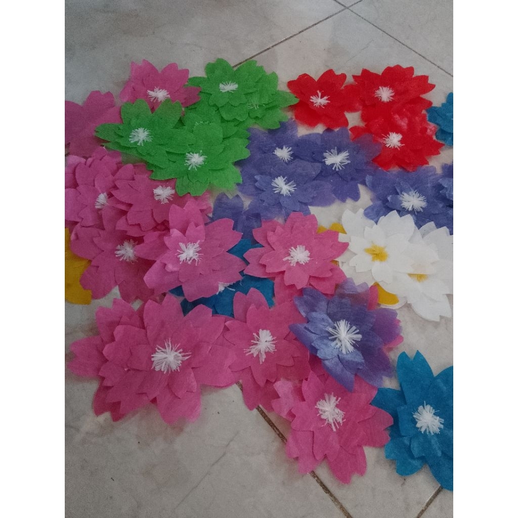 READY BUNGA HIAS SAKURA DARI PLASTIK KRESEK(tanpa tangkai)