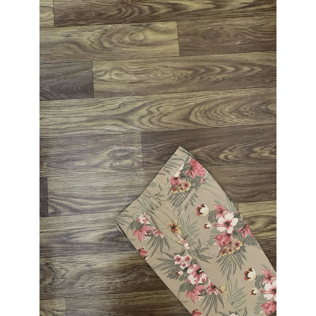 Celana Pendek GAP KHAKIS Branded Floral Short Pants