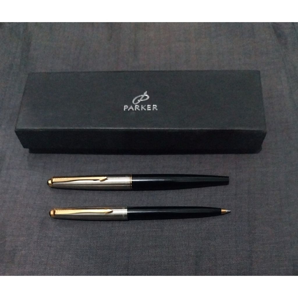 

Fountain Pen PARKER 45 Gold Trim + Ball point parker 45 gold trim / pena parker 45 GT / pulpen parker 45 GT