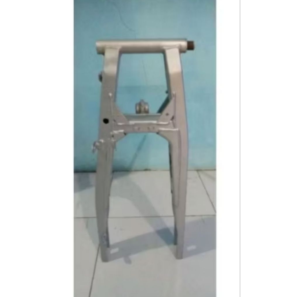 Arem sasis motor Yamaha Vixion OLD 3C1 barang original copotan