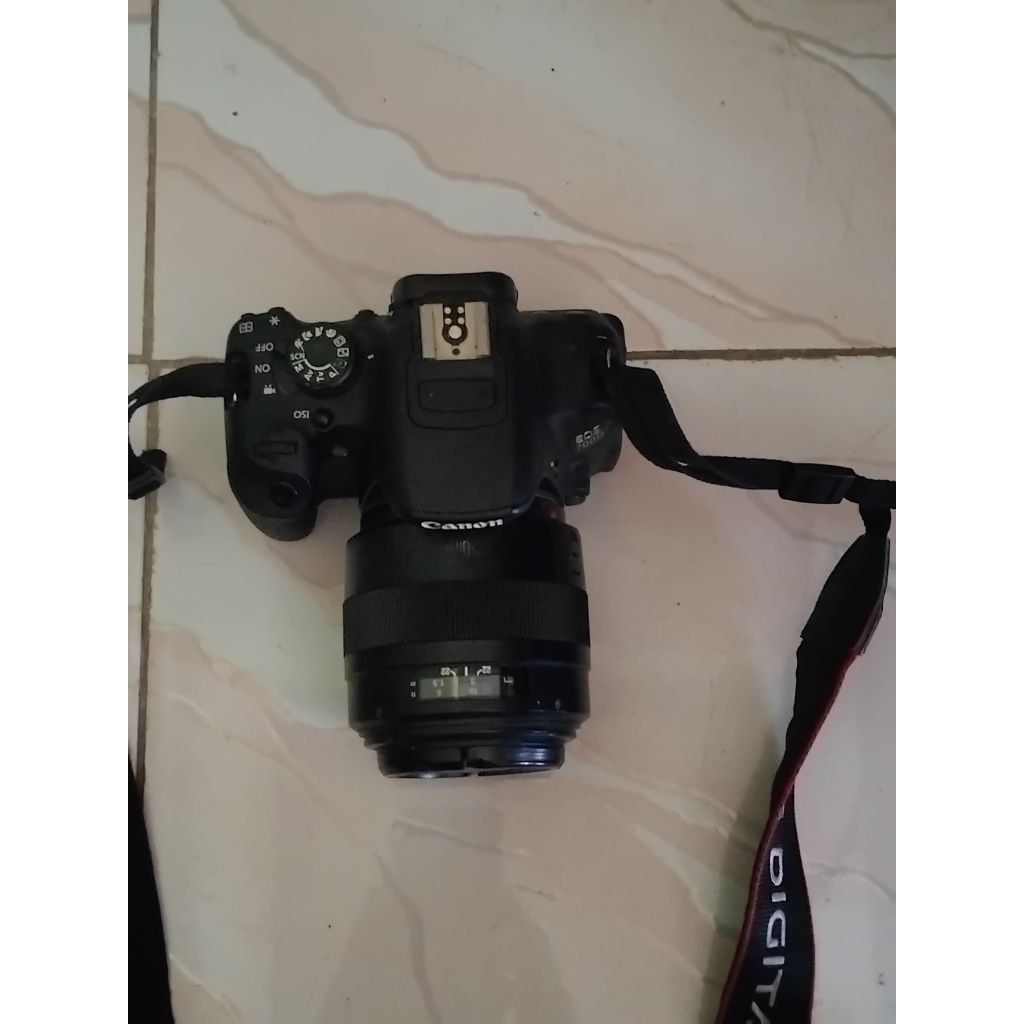 camera canon 700d + lensa fix tambron + lensa TAMRON AF 70-300mm Tele-Macro + Tas