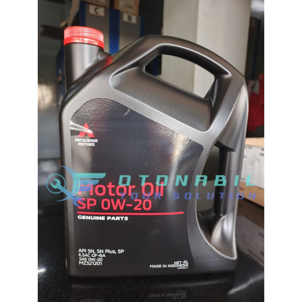 Oli Mesin Mitsubishi Xpander SAE 0W - 20 Original (4L)