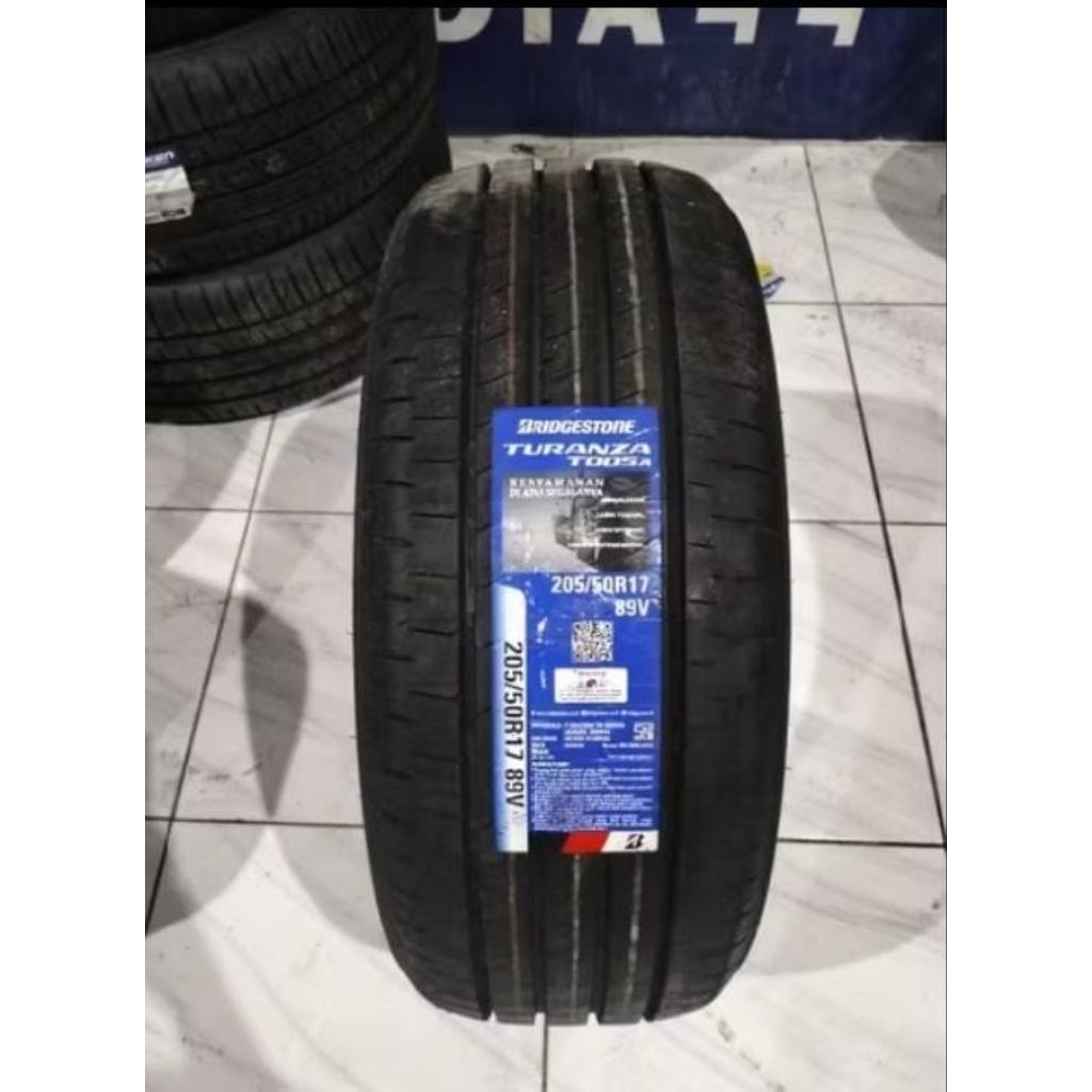 Ban mobil ukuran 205/50R17 bridgestone
