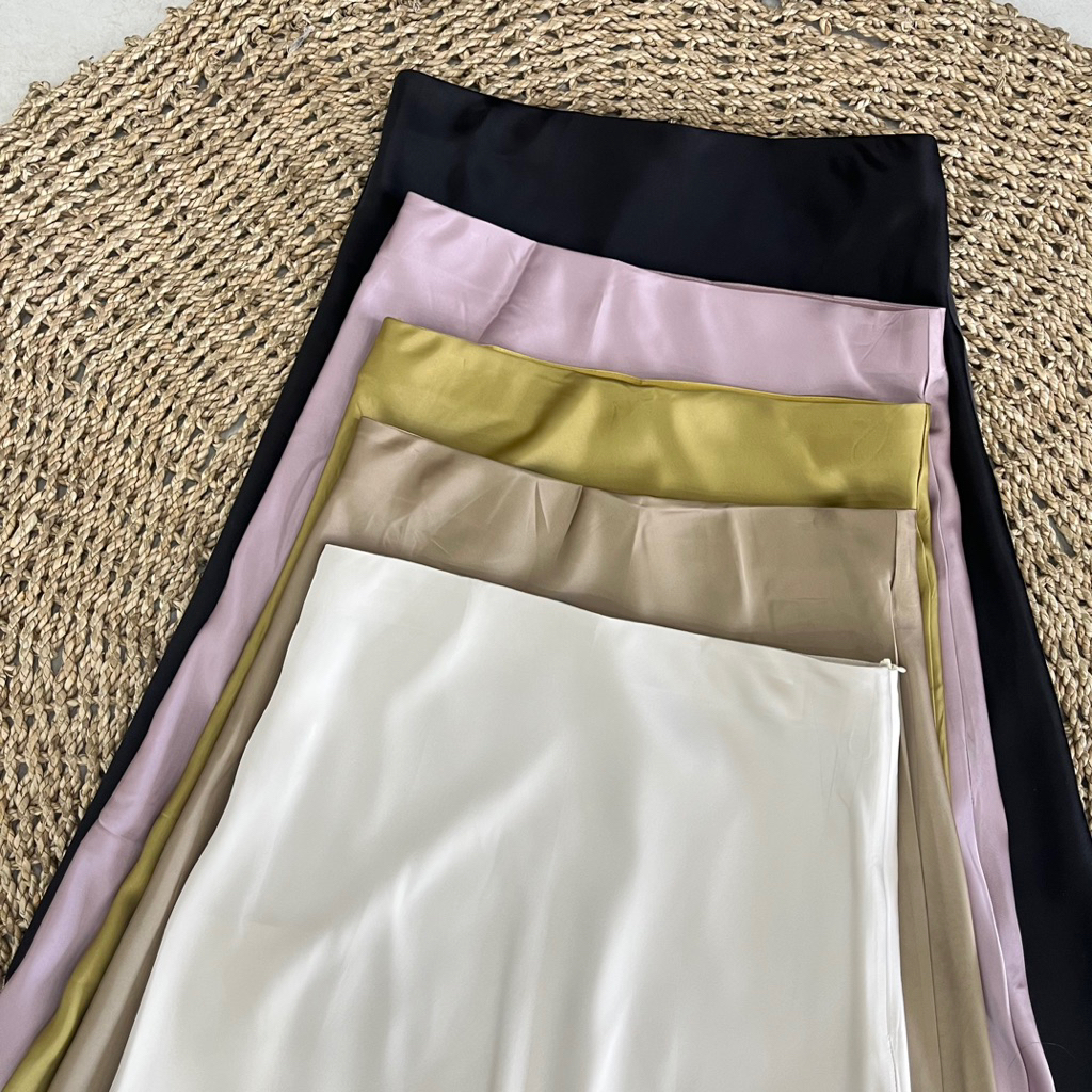Rok satin panjang