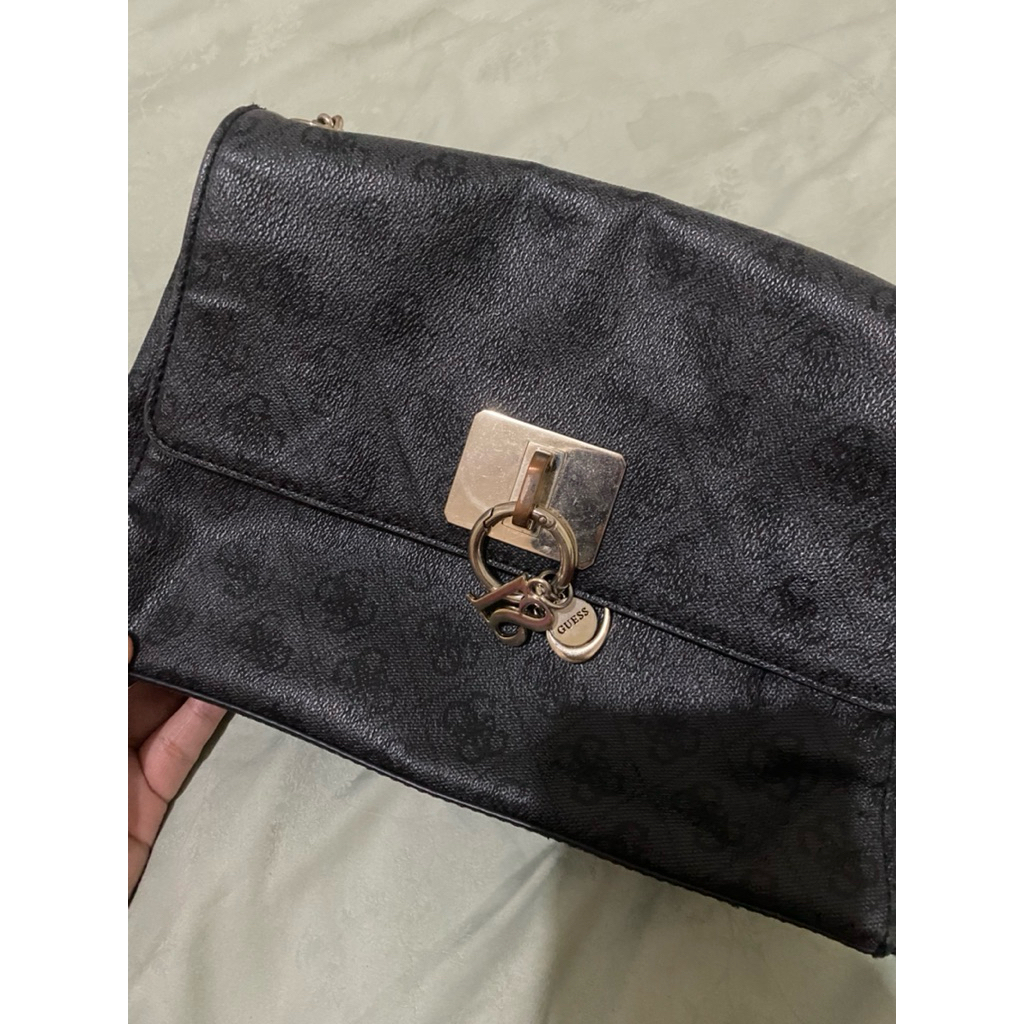 preloved guess shoulder bag