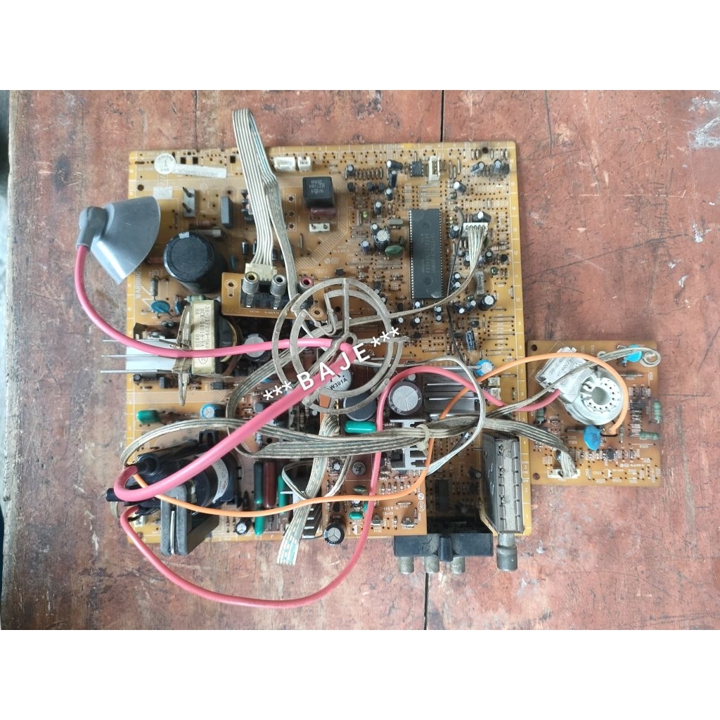 Mesin Tv Tabung TCL SlimFlat 21" (EW)