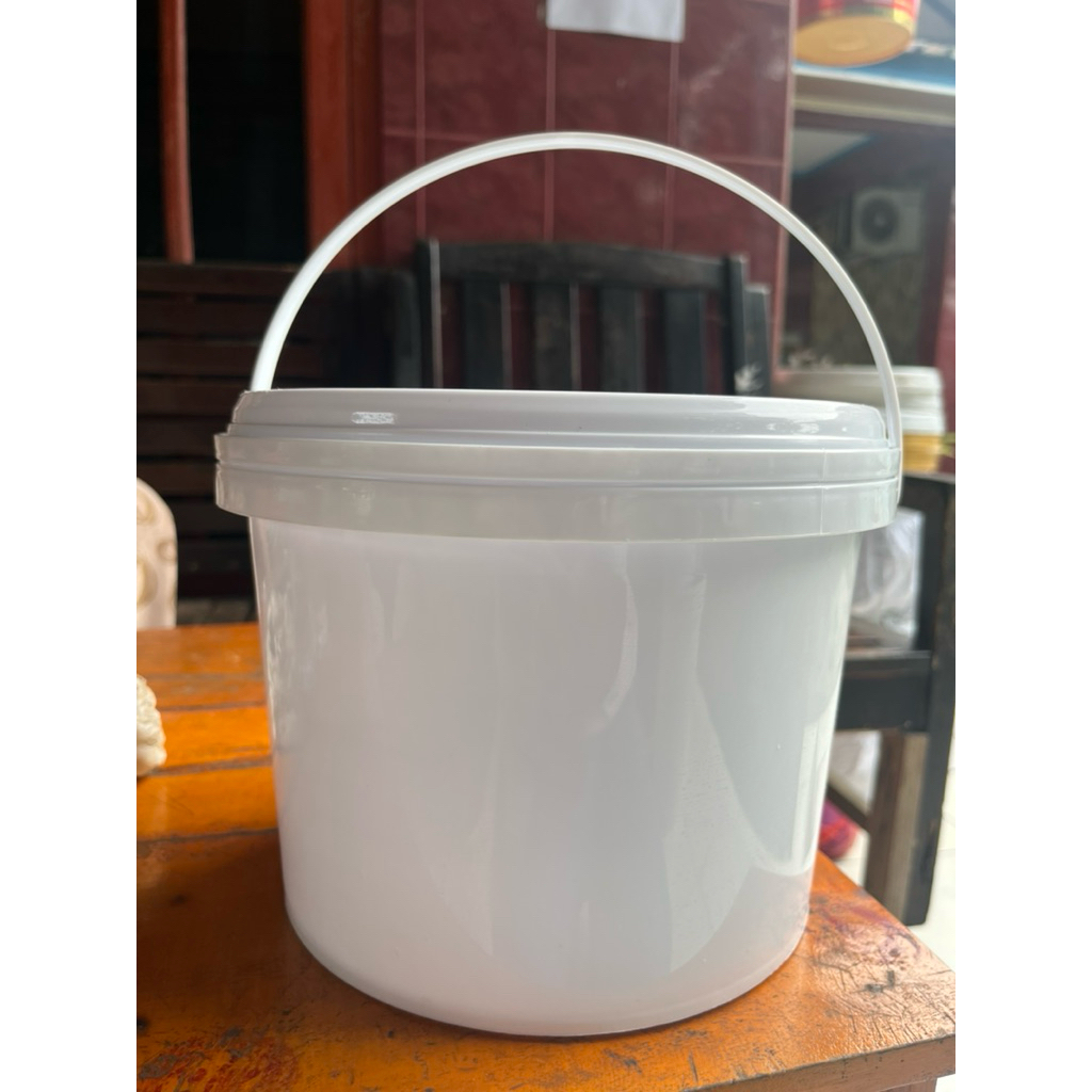 ember plastik 5kg putih