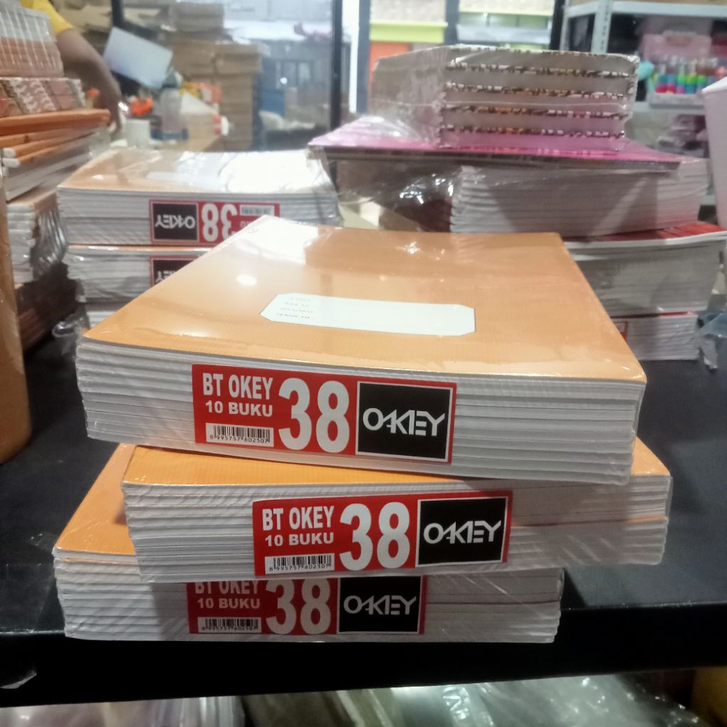 

1 Pak 10 Buku Tulis Sampul coklat ukuran 38