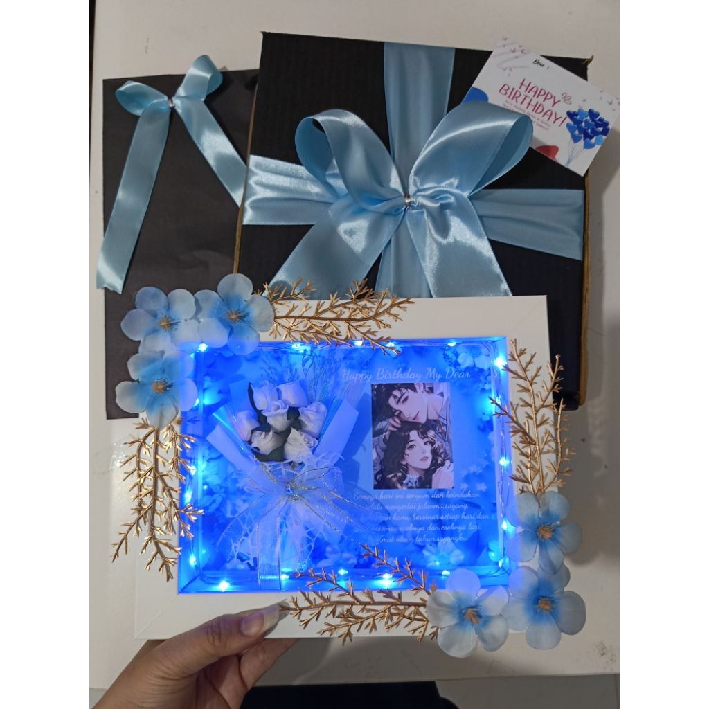 

BINGKAI / FRAME / KADO VALENTINE / KADO ULTAH / KADO ANNIVERSARY / KADO WEDDING / HAMPERS / GIFT CEWE