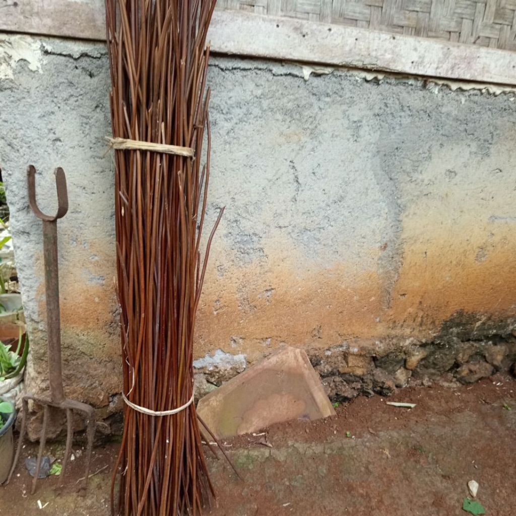 

alat tulis kaligrafi