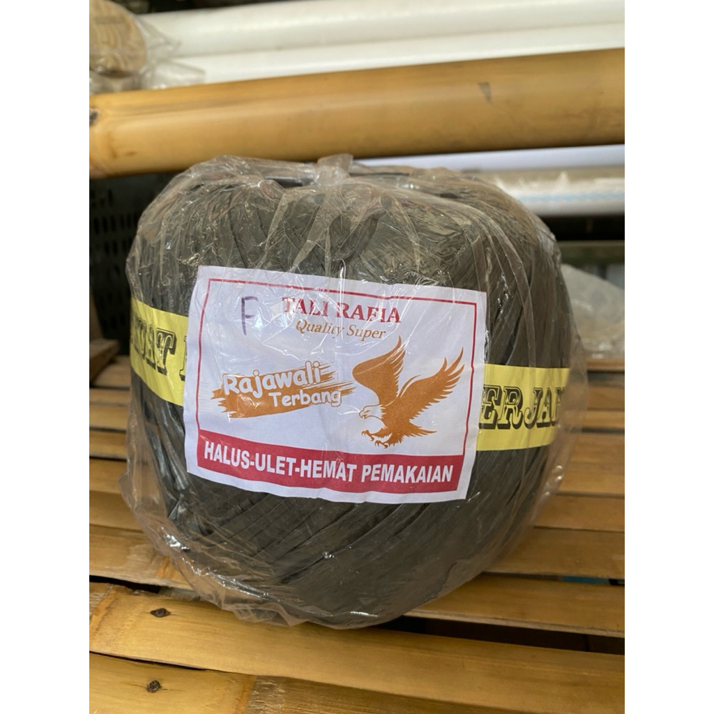 

Tali Rafia Hitam 1kg/Tali rafia Rajawali Terbang
