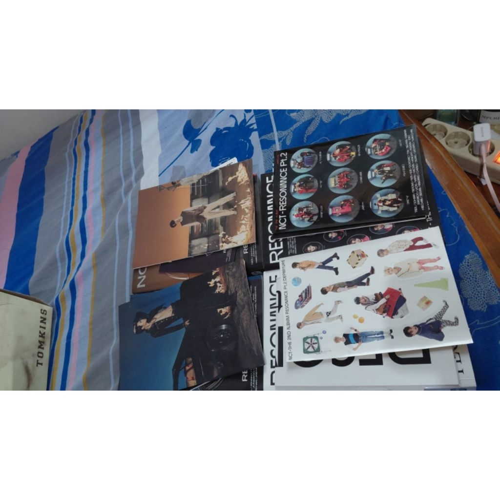 WTS Preloved 100% Original Lightstick NCT V1 Album Only Resonance PC Jisung PC Renjun PC Shotaro