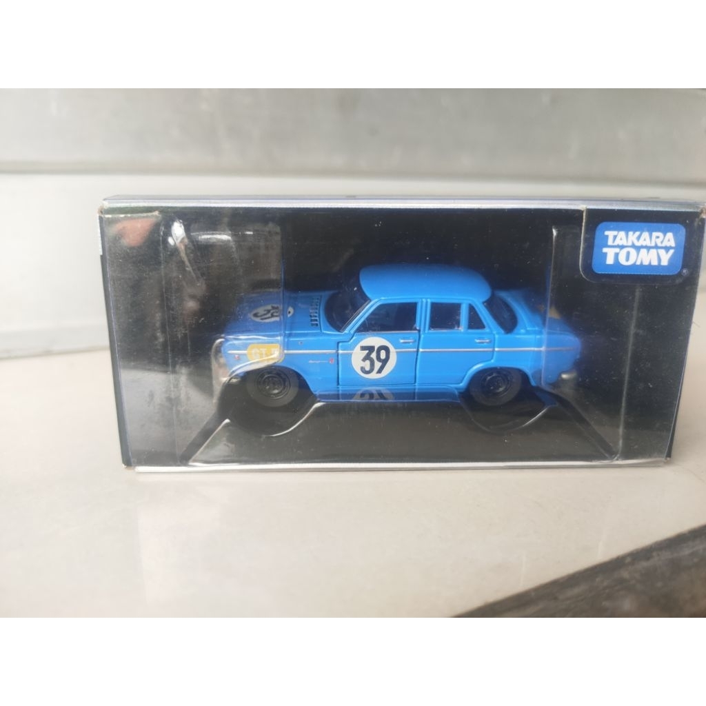 Tomica limited Nissan skyline 2000GT-B