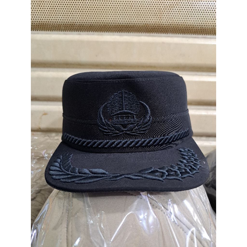 Topi korpri komando hitam bordir timbul ,sudah bisa custom bordir nama kanan kiri