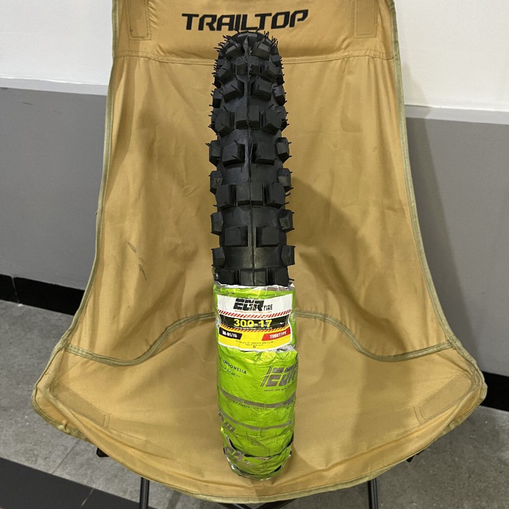 Ban Motor model cross ring 17, ukuran 300 - 17. non tubles.