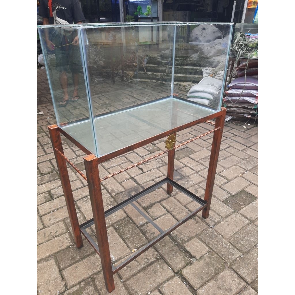 Aquarium 70x40x40 dan Rak/meja hollo siku