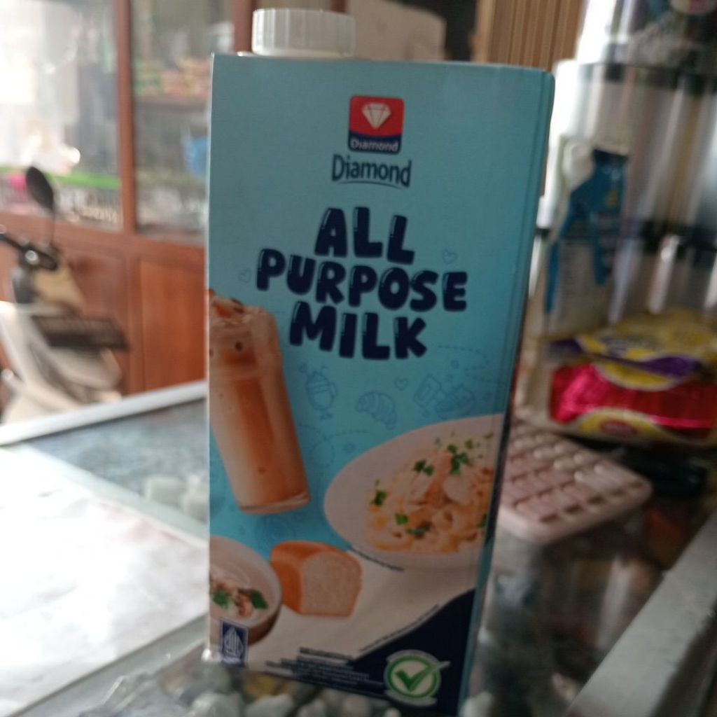

Diamond Milk Susu UHT Full cream 1L