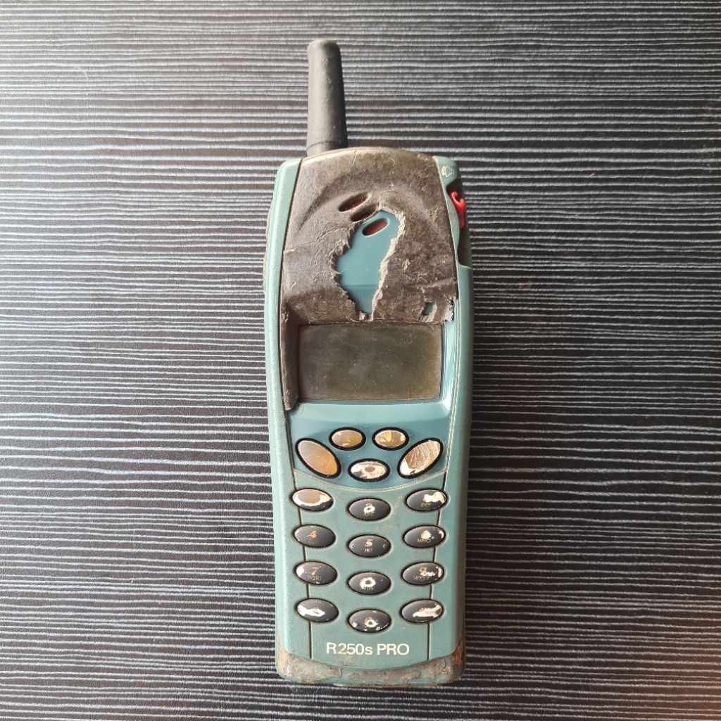 HP Jadul Ericsson R250s Paus Part