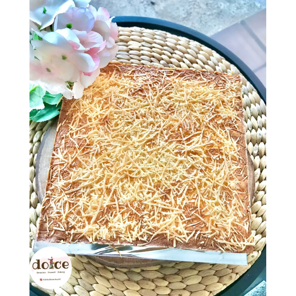 

Cake Tape Keju Dolce Bake, Bolu Tape Lembut dan Wangi, Premium Cake