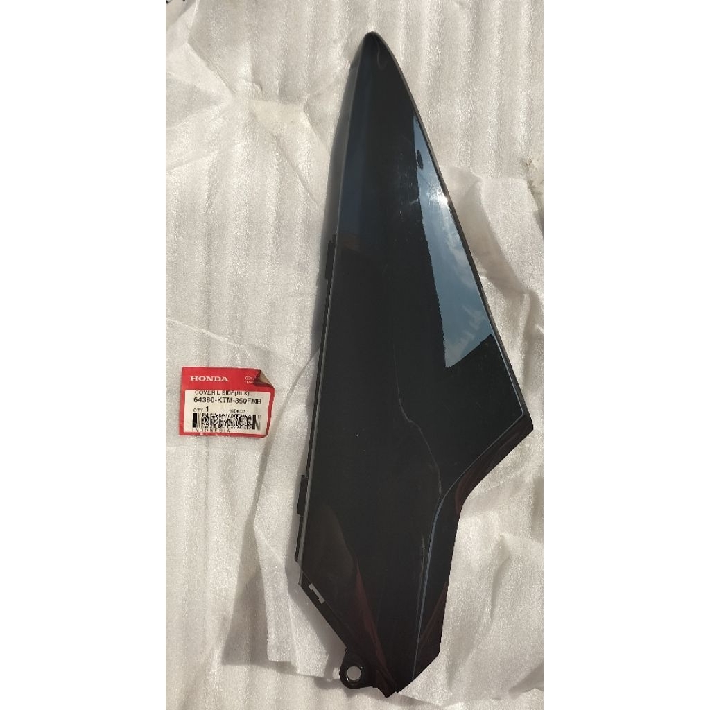 64380-KTM-850FMB Cover Side Sambungan Body tengah sebelah Kiri Honda Supra X 125 Hitam ORI AHM
