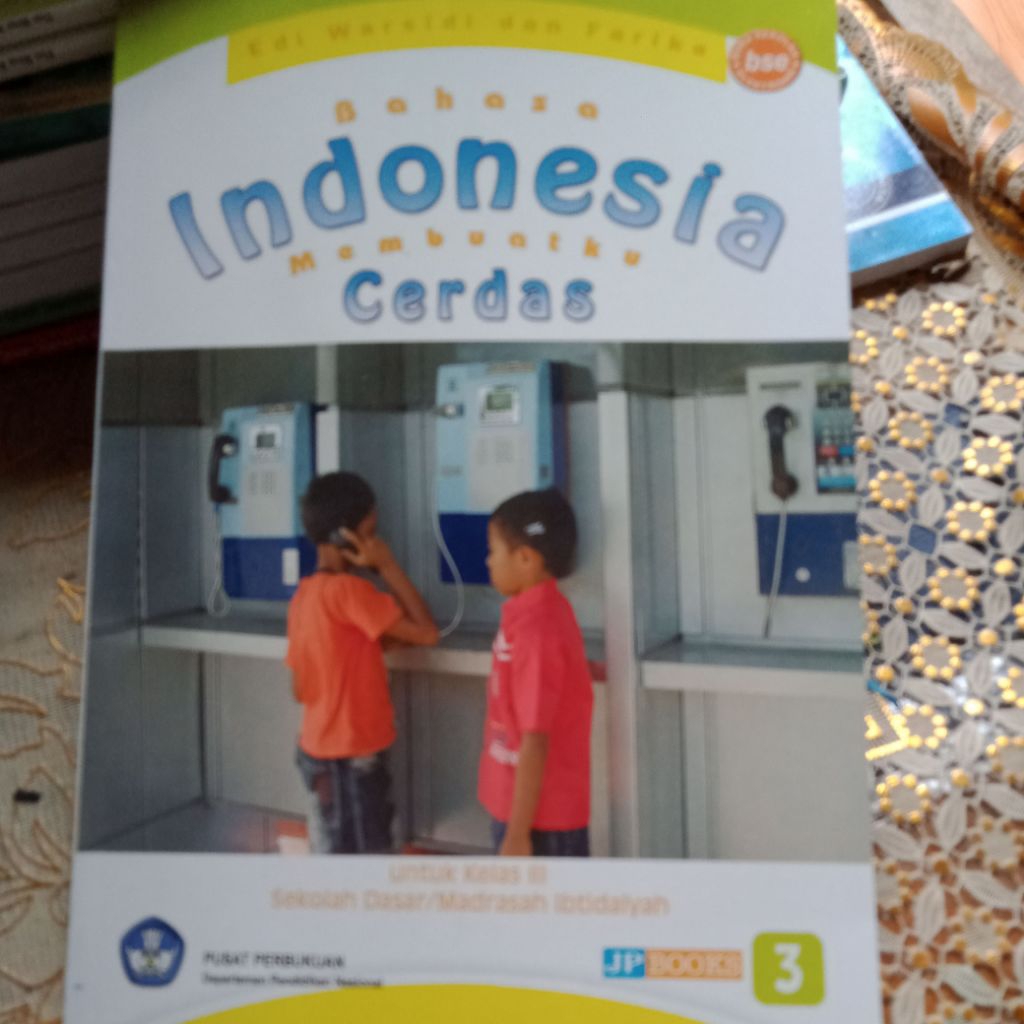 BAHASA INDONESIA MEMBUATKU CERDAS KELAS 3 SD/MI BSE