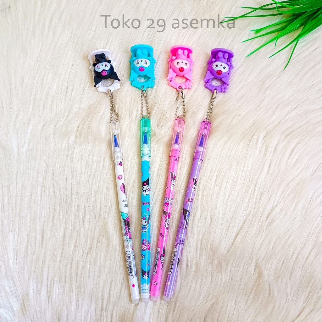 

PULPEN GANTUNGAN KUROMI NAIK AYUNAN PERLENGKAPAN SEKOLAH ALAT TULIS LUCU UNIK TERMURAH