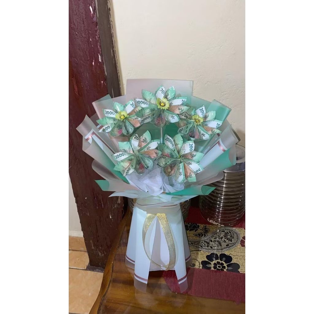 BUKET HADIAH/WISUDA/ANIV/ULTAH //UANG 20.000