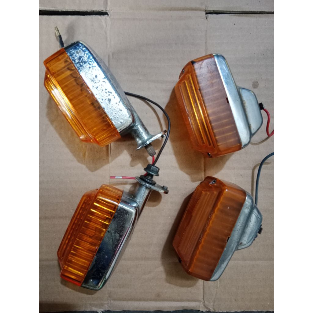 lampu reting sein sen v80 depan belakang
