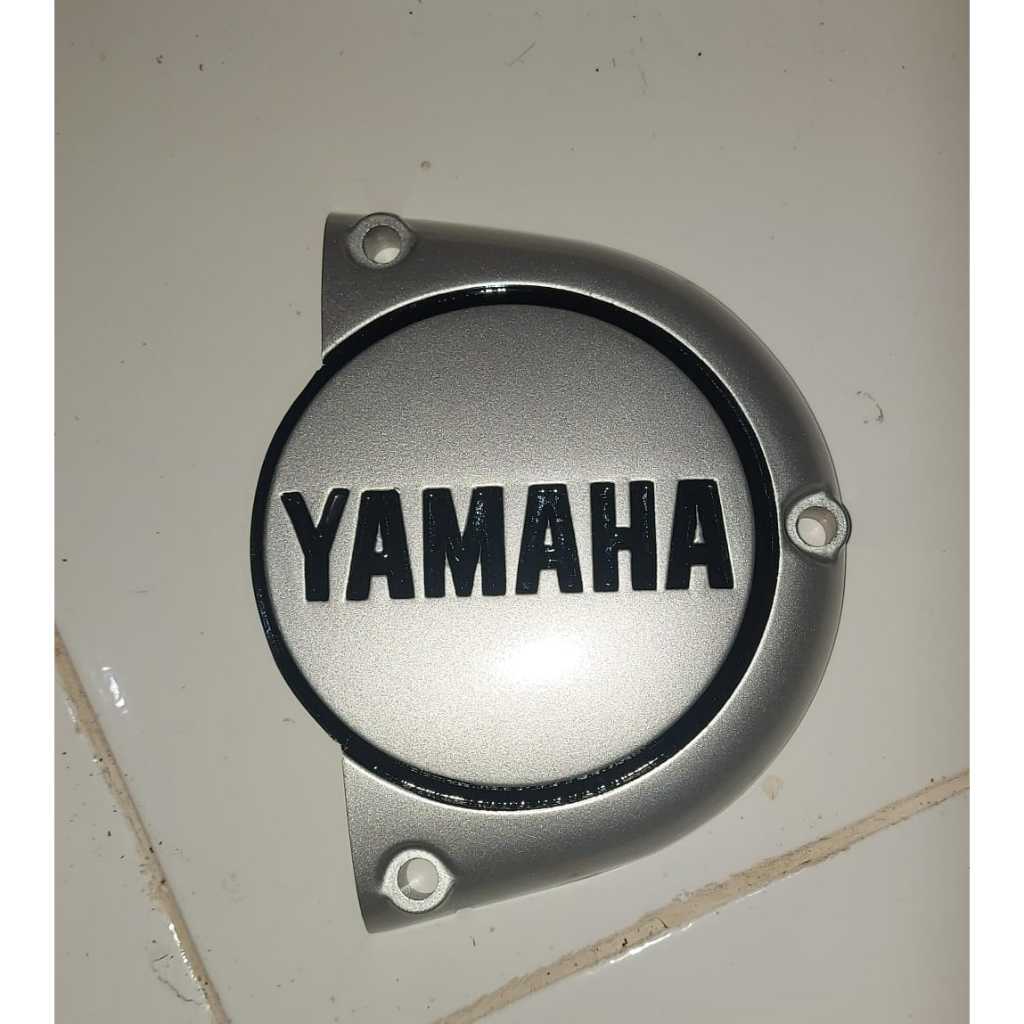 TUTUP POMPA OLI TUTUP BAK KALTER BLOK MESIN KANAN RS-100 ORIGINAL YAMAHA