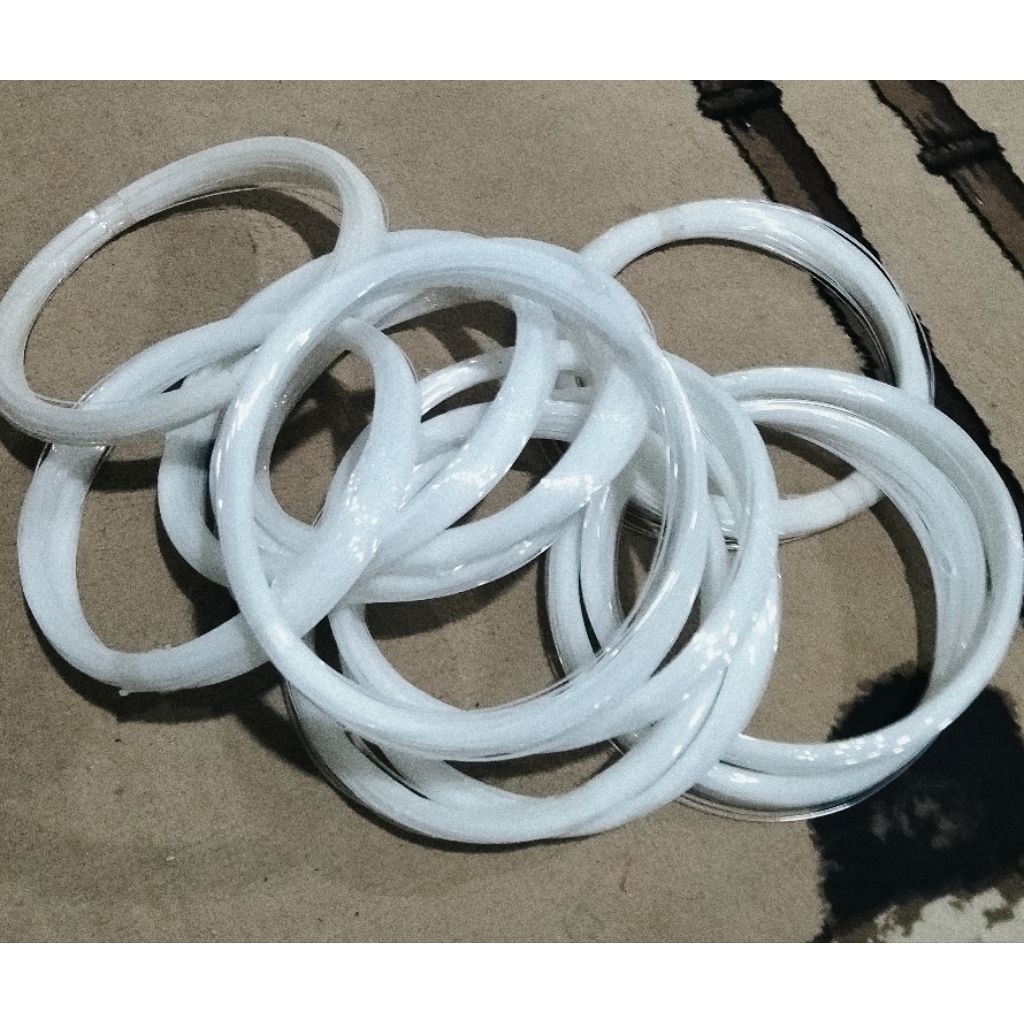 ( beli 2 bonus pita sendaren)senar layang layang besar bisa juga untuk palawija/Layangan Gapangan