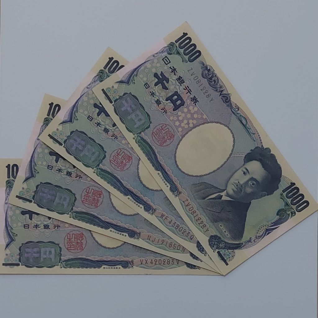 Yen Jepang Satu Set Paket Lengkap Pecahan 1000 Dan 5000 Yen