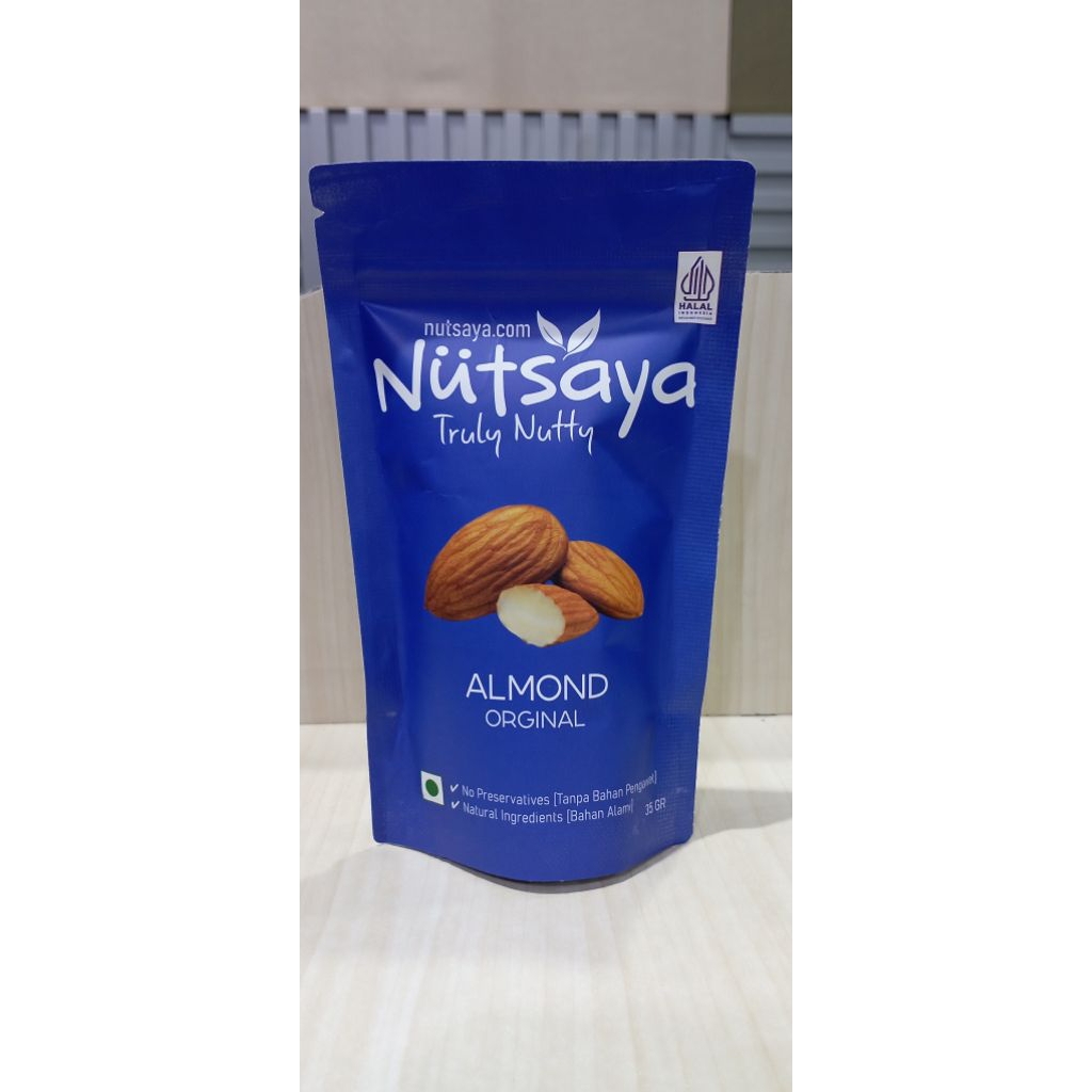 

Kacang Almond