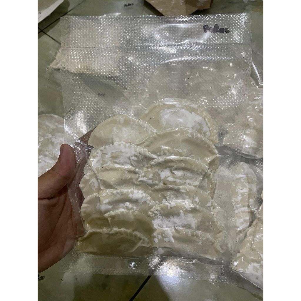 

CIRENG ISI AYAM PEDAS DAN ORI FROZEN ISI 12 PCS