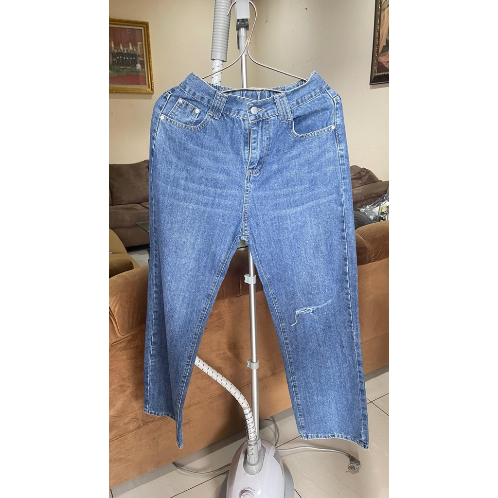 Preloved Jeans This Is April