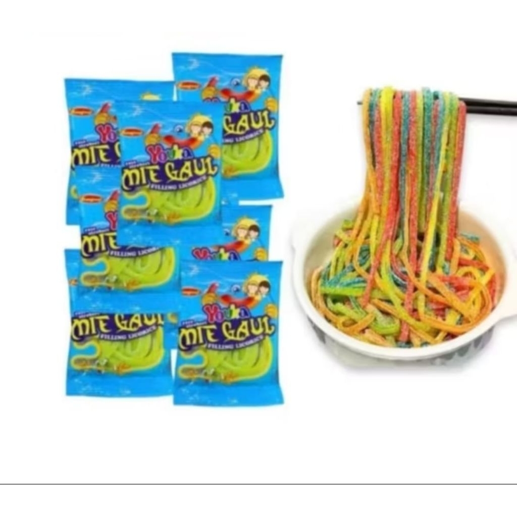 

Kembang Gula Lunak berbentuk Mie Gaul rasa stroberi (1box isi 20sachet)
