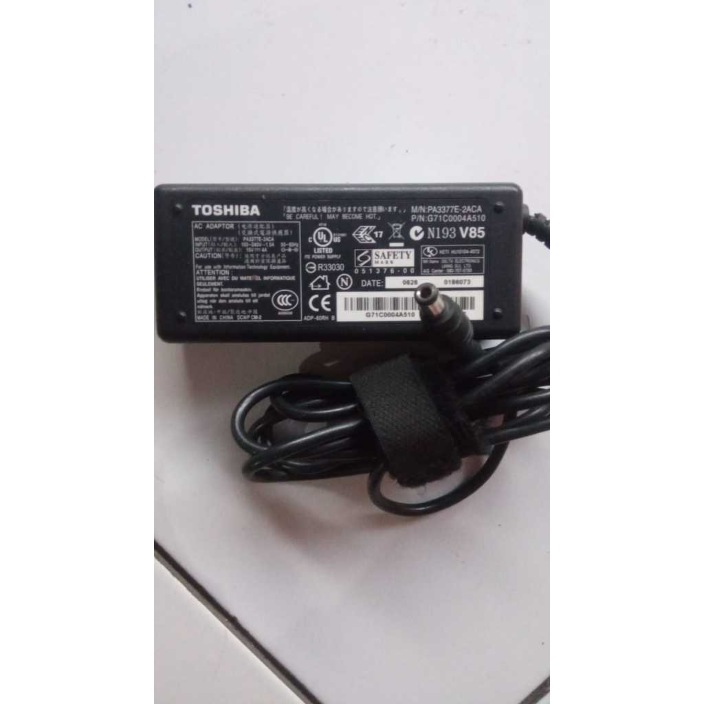 Adaptor laptop Toshiba 15V 4A seken original