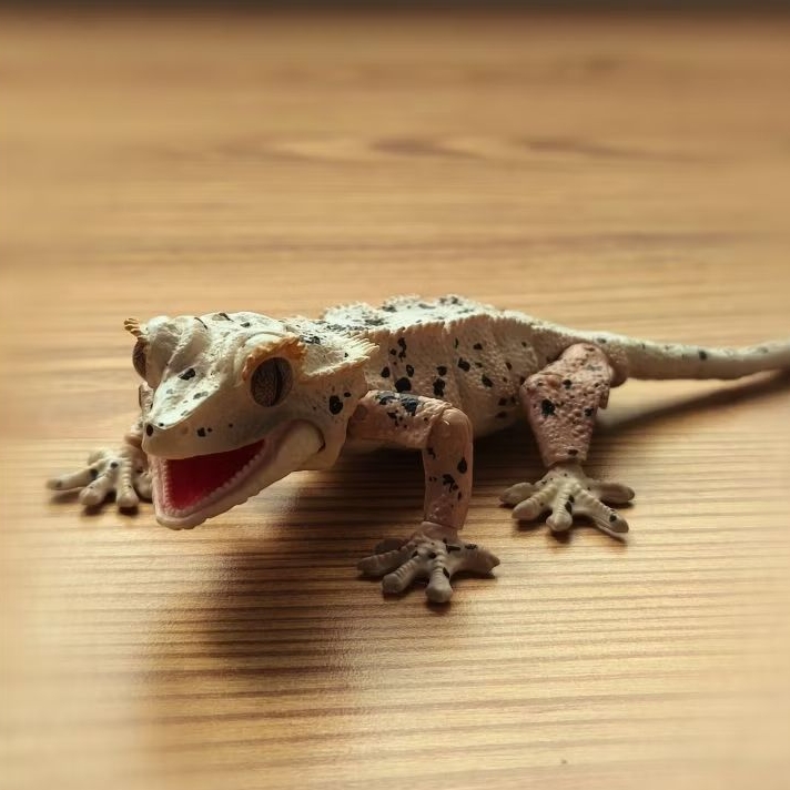 Bandai Gashapon Crested Gecko (Loose)