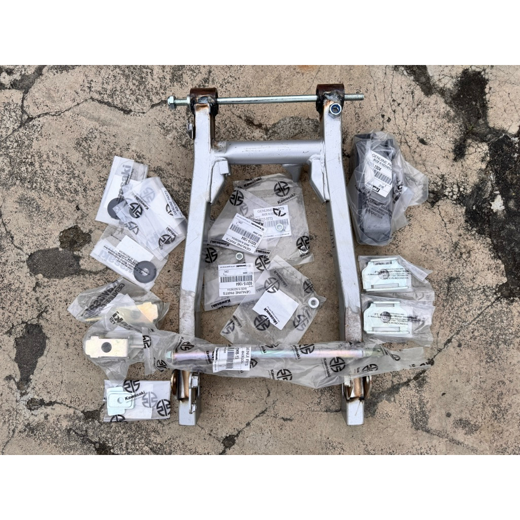 swing arm set kaze pnp honda win 100 win100 P1007-3001 original kawasaki