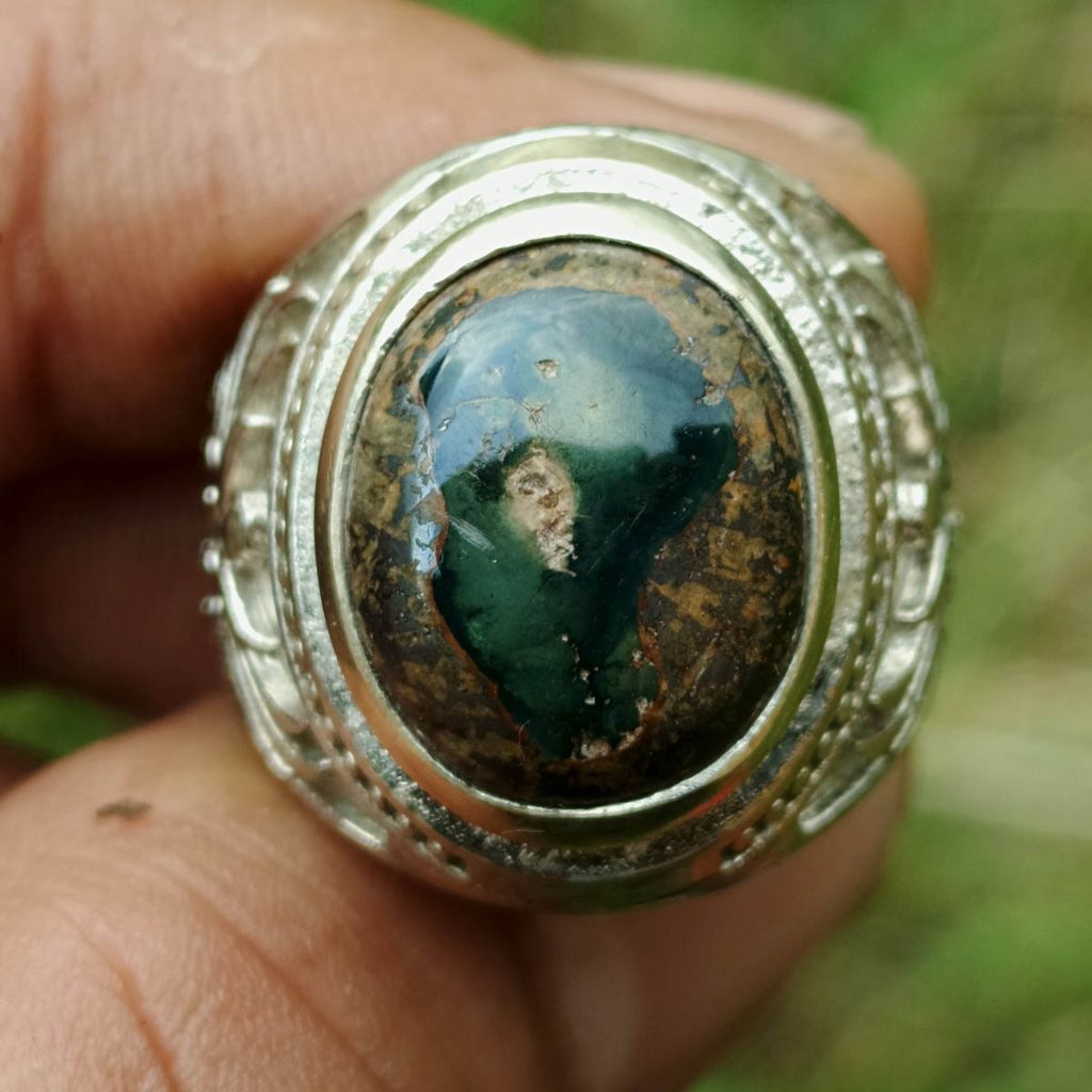 Batu Natural Pirus Persia Hijau Tua Urat Emas Lawasan Bodyglass Motif Titik Cerah Berkarakter Dim-15