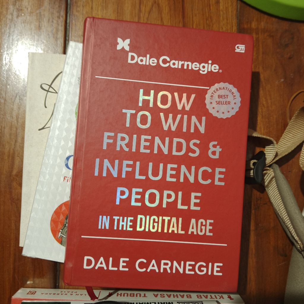 [PRELOVED BUKU MURAH] HOW TO WIN FRIENDS [HC], THE COMPASS, ALSTER LAKE