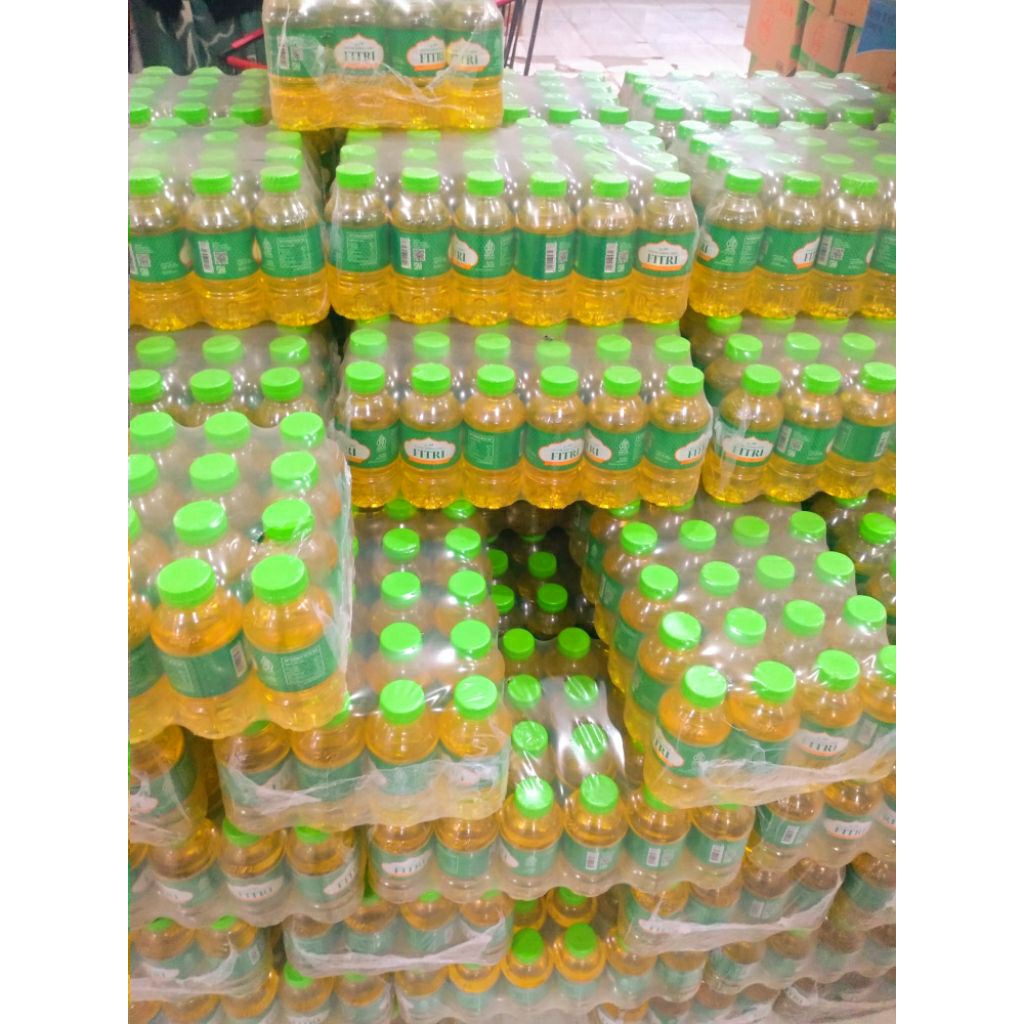 

Minyak goreng fitri 200ml 1 slop / 1 dus isi 24 btl