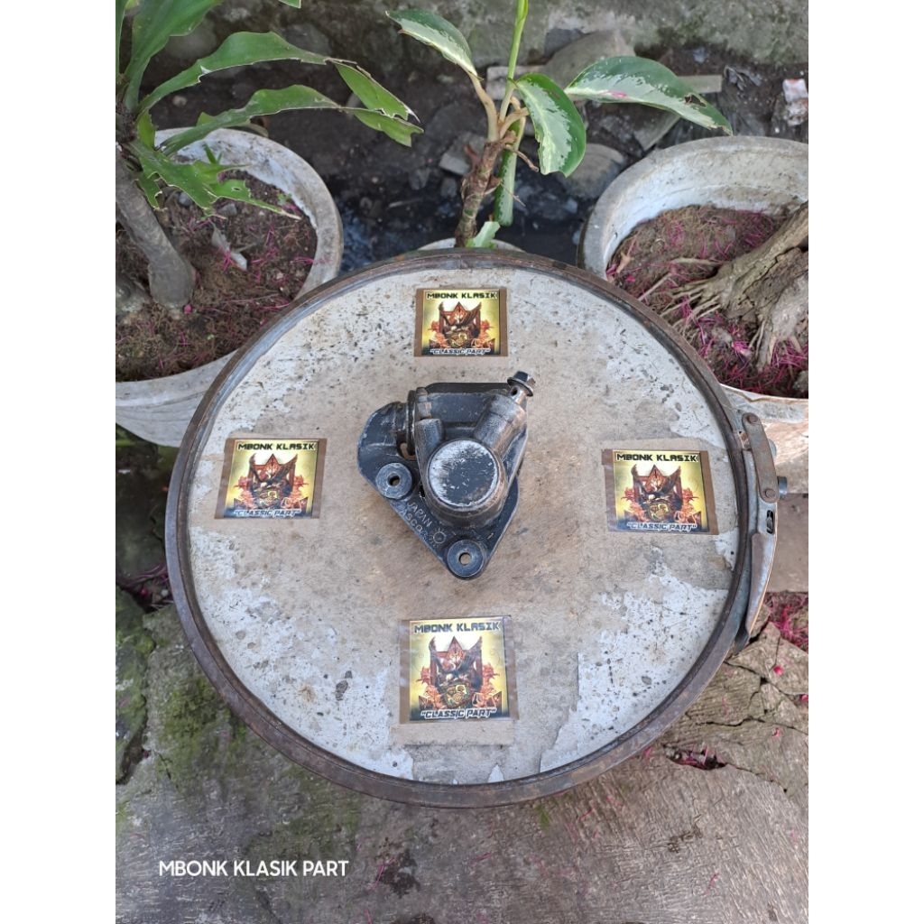 kaliper suzuki gp 100 gp 125 ORIGINAL kaliper cakram suzuki gp100 gp125 kaliper rem gp100 gp125 kali