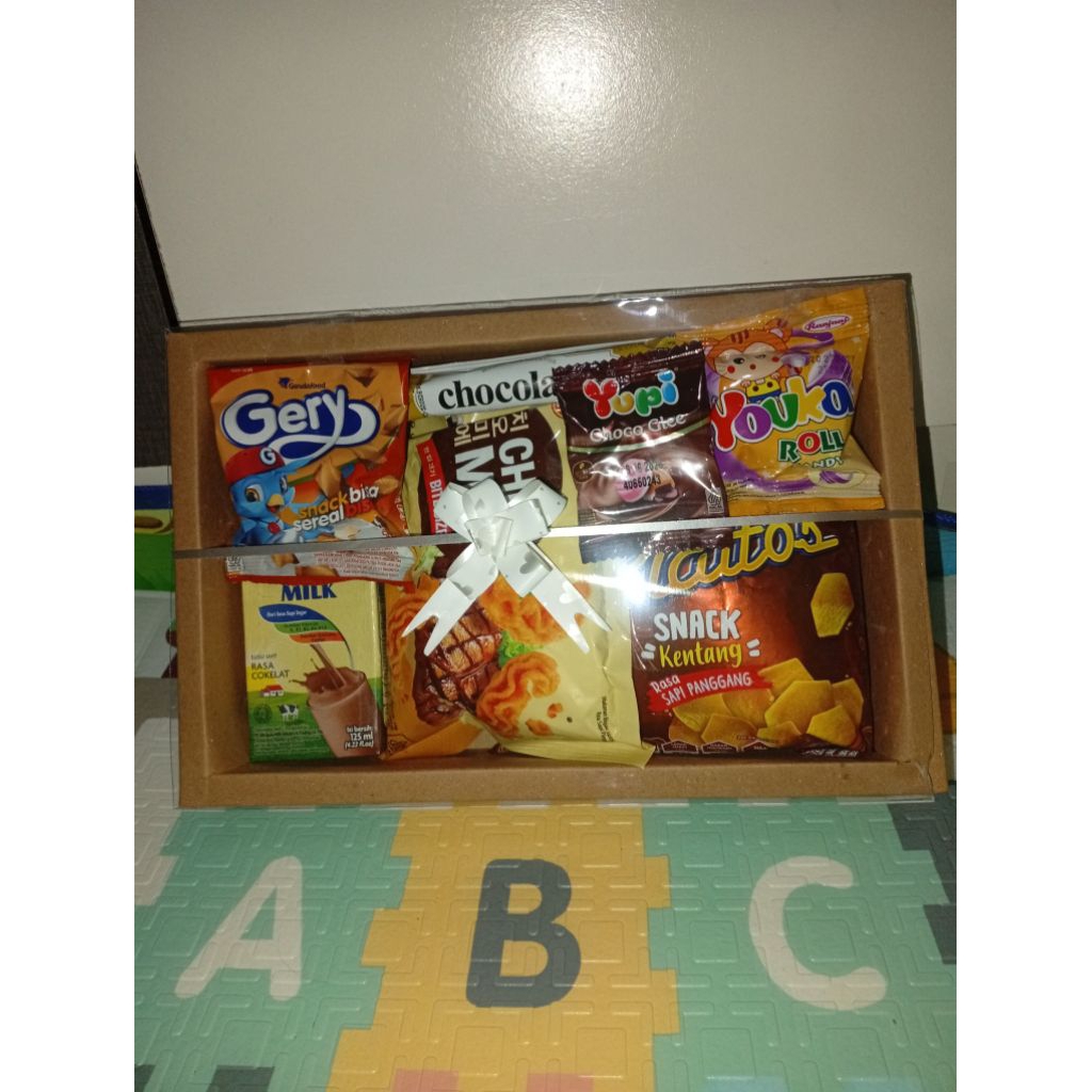 

GIFT BOX Snack ulang tahun Dengan Lampu LED