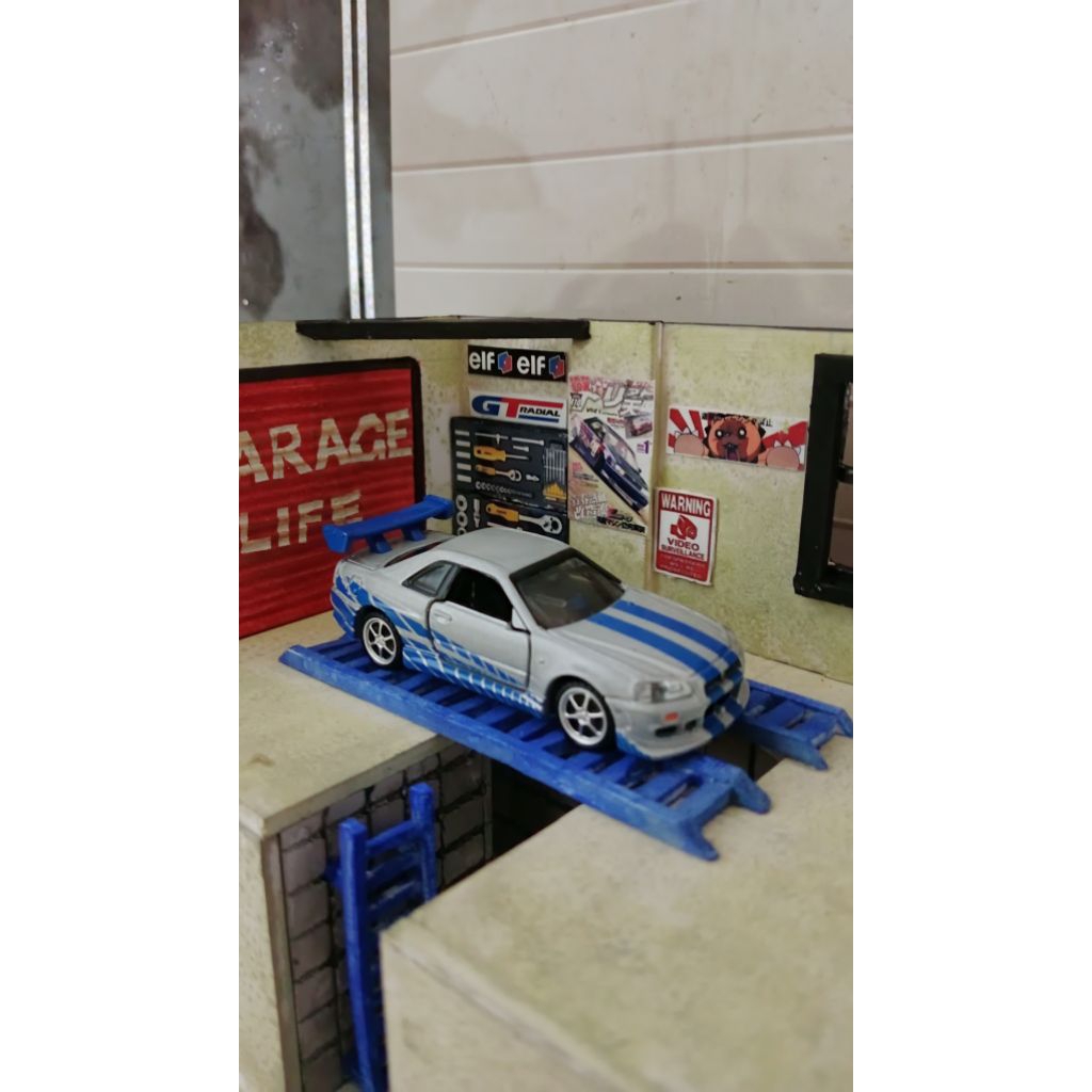 DIORAMA GARAGE MINIMALIS